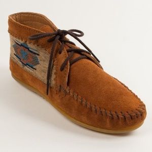 Women’s Minnetonka “El Paso” ankle boots size 8